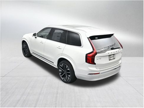New 2026 Volvo XC90 T8 Ultra w/ Protection Package Premier AWD/4WD image 16