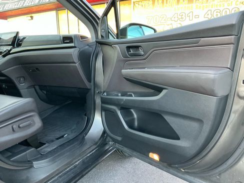 Used 2018 Honda Odyssey EX-L image 18