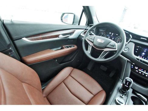 New 2026 Cadillac XT5 Premium Luxury w/ Driver Assist Package FWD image 8