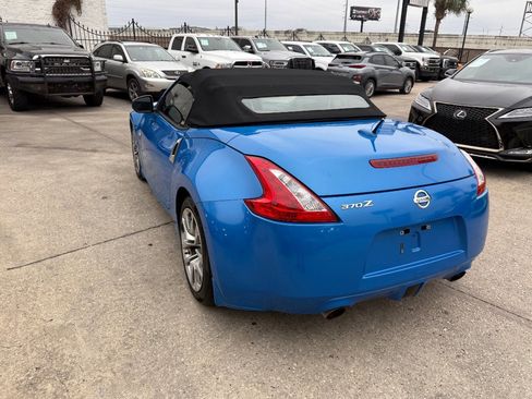 Used 2010 Nissan 370Z Touring image 6