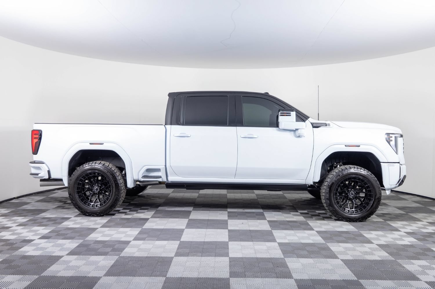 Used 2026 GMC Sierra 3500 Denali Ultimate AWD/4WD image 9