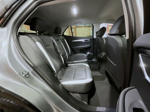 Certified 2025 Buick Envision Sport Touring image 18