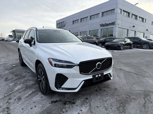 Certified 2025 Volvo XC60 B5 Core image 1