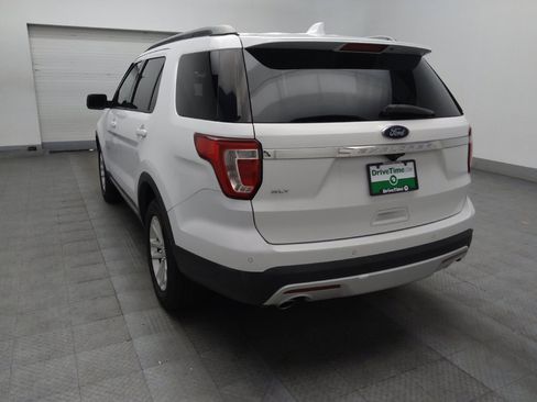 Used 2017 Ford Explorer XLT w/ Equipment Group 202A FWD image 5