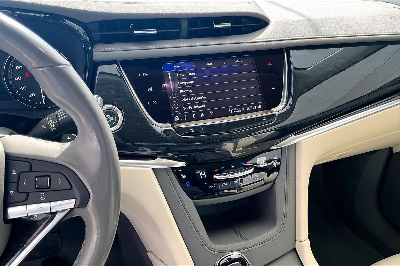 Used 2022 Cadillac XT6 Premium Luxury w/ Technology Package FWD image 7