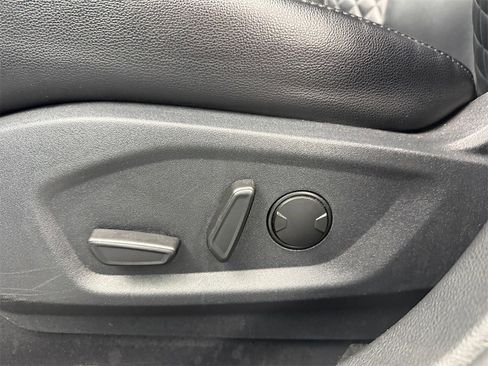 Used 2024 Ford Edge Titanium image 13