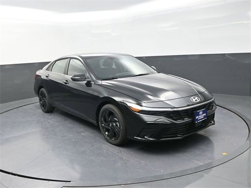 New 2026 Hyundai Elantra SEL Sport image 2