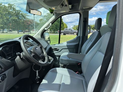 Used 2018 Ford Transit 350 XL RWD image 19
