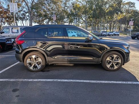 Used 2023 Volvo XC40 B5 Plus w/ Protection Package Premier image 5