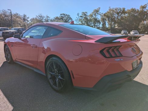 Used 2025 Ford Mustang Dark Horse image 6