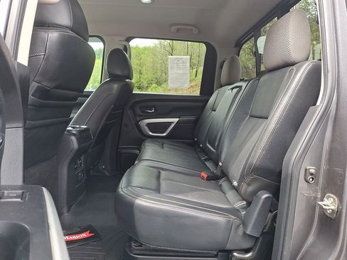 Used 2016 Nissan Titan SL AWD/4WD image 10