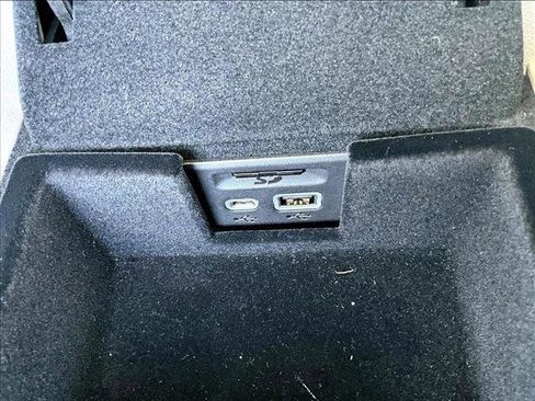Certified 2025 Cadillac XT6 Premium Luxury w/ Technology Package FWD image 26