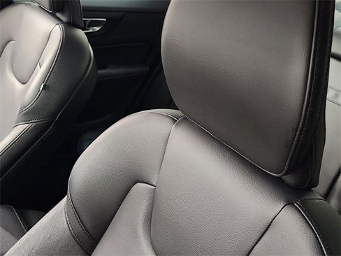 Used 2024 Volvo S60 B5 Core image 15