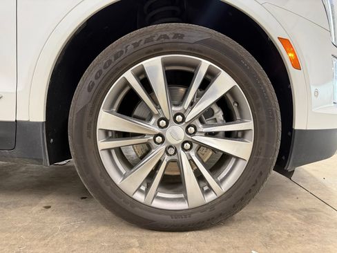 Used 2022 Cadillac XT5 Premium Luxury w/ Technology Package FWD image 32
