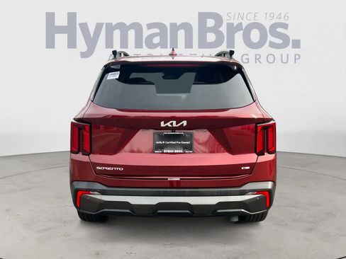 Certified 2024 Kia Sorento SX image 4