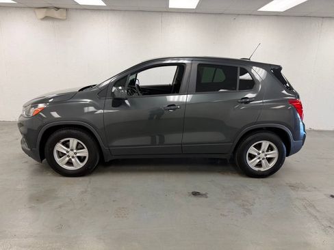 Used 2020 Chevrolet Trax LS FWD image 2
