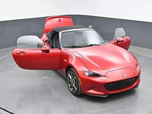 Used 2016 MAZDA MX-5 Miata Grand Touring image 43
