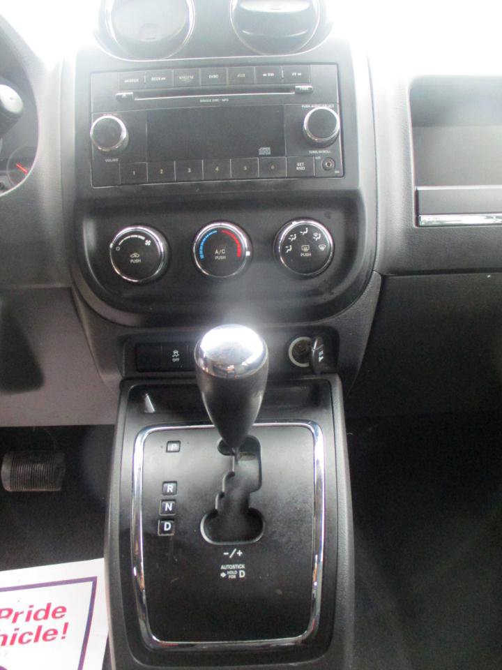 Used 2010 Jeep Compass Sport FWD image 11