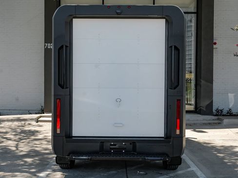Used 2024 Chevrolet Brightdrop 400 w/ Commercial Equipment Package AWD/4WD image 8