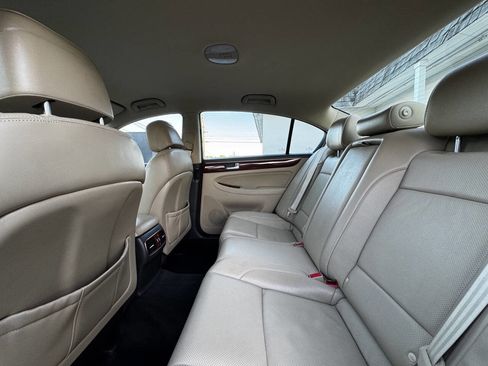 Used 2012 Hyundai Genesis 3.8 image 7
