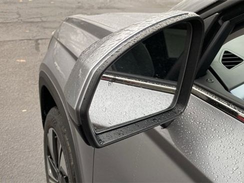 New 2026 Volkswagen Taos SE image 21