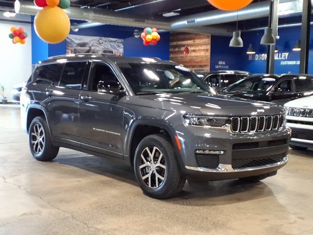 Used 2025 Jeep Grand Cherokee L Limited w/ Trailer Tow Package AWD/4WD image 4
