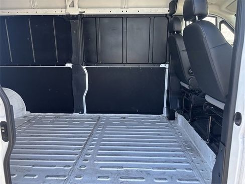 Used 2025 RAM ProMaster 2500 w/ Convenience Group image 14