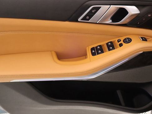 Used 2025 BMW X5 xDrive40i w/ Premium Package image 17