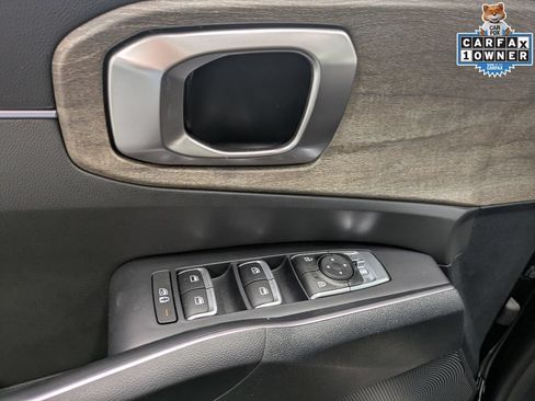 Used 2023 Kia Sorento S w/ Panoramic Sunroof Package AWD/4WD image 11