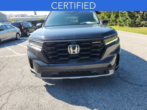 Used 2023 Honda Pilot TrailSport image 8