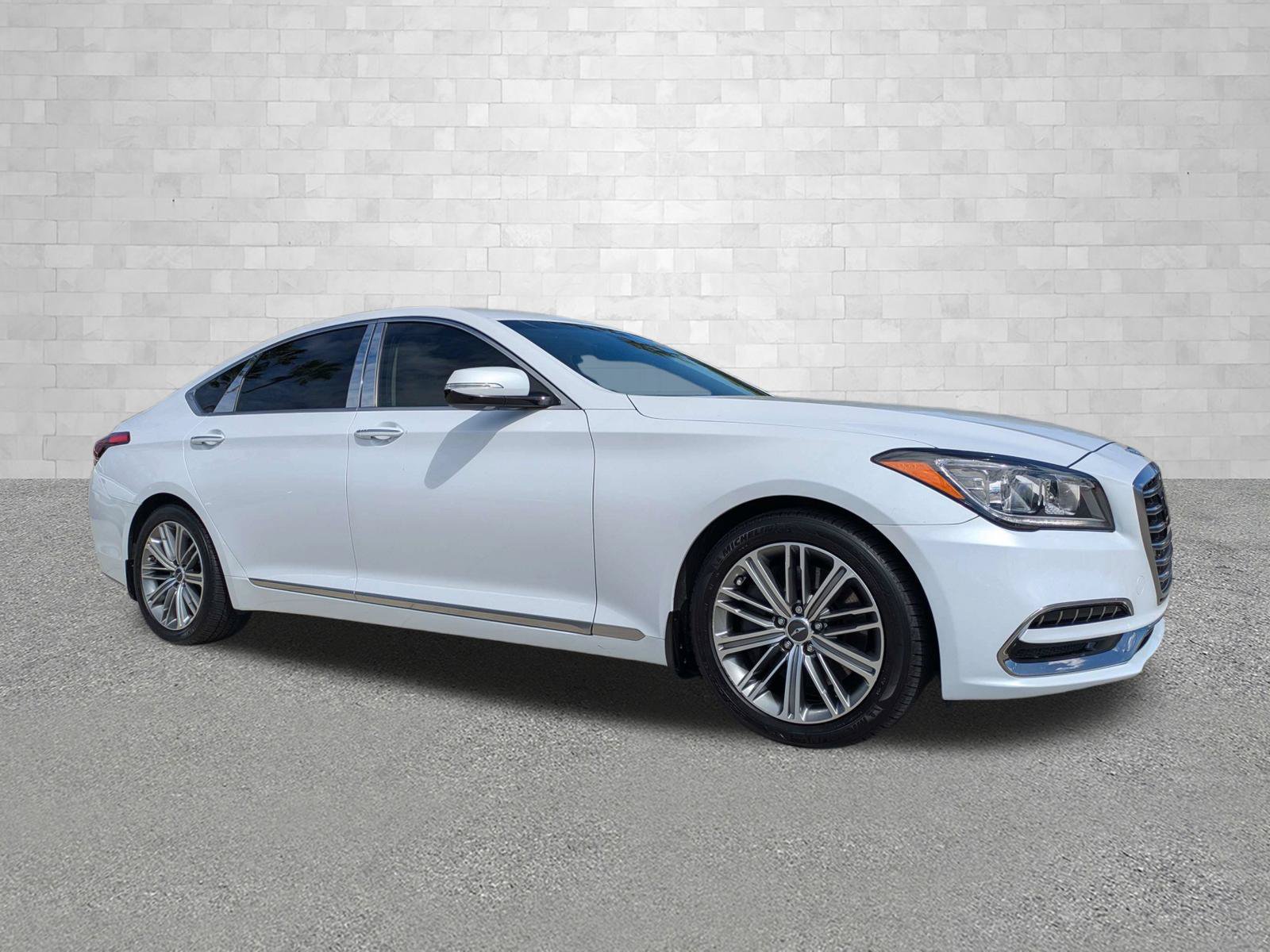Used 2018 Genesis G80 3.8 RWD image 1