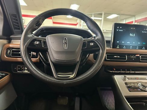 Used 2024 Lincoln Aviator Reserve w/ Equipment Group 201A image 15