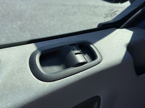 Used 2015 Ford Transit 250 148 High Roof Extended image 18