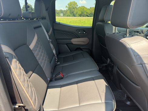 Used 2024 GMC Canyon Denali AWD/4WD image 23