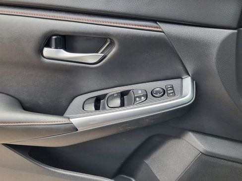 Certified 2025 Nissan Sentra SR w/ Midnight Edition FWD image 16