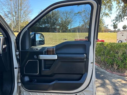 Used 2017 Ford F150 Lariat image 44