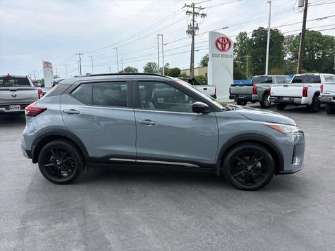 Used 2024 Nissan Kicks SR w/ SR Premium Package FWD image 2