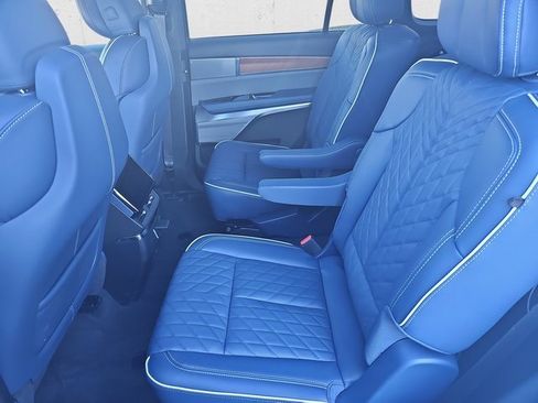 New 2026 Cadillac Vistiq Premium Luxury w/ LPO, Floor Liner Package image 16