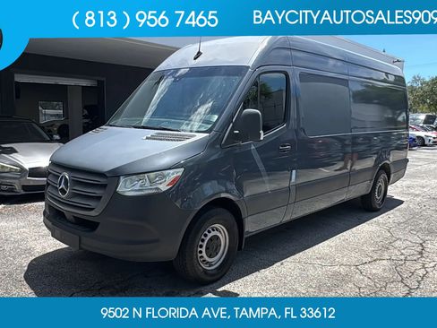 Used 2019 Mercedes-Benz Sprinter 170 image 1