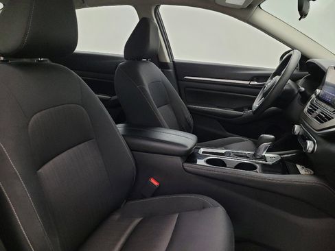 Used 2023 Nissan Altima 2.5 SV FWD image 21