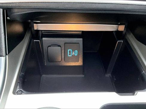 Used 2020 Ford Explorer Platinum image 28