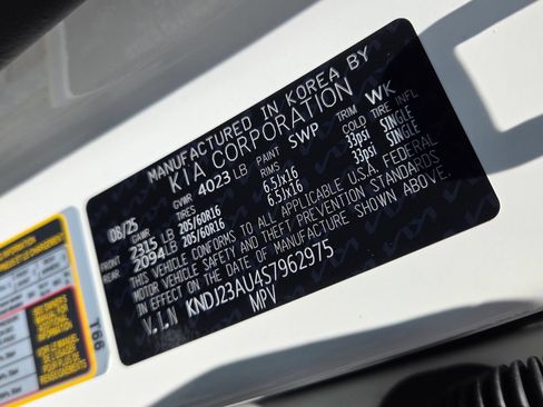 Used 2025 Kia Soul LX w/ LX Technology Package FWD image 18