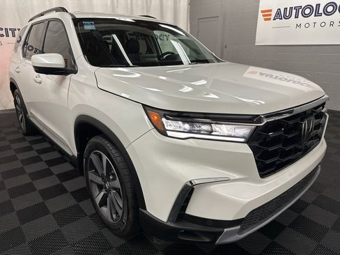 Used 2024 Honda Pilot Elite image 2