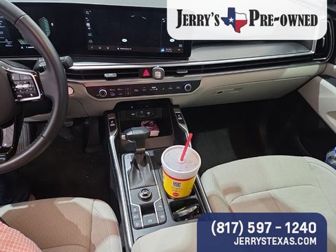 Used 2025 Kia Sorento EX image 9