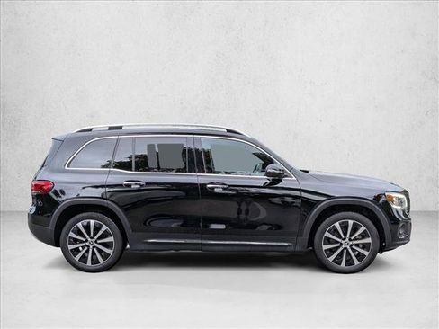 Used 2023 Mercedes-Benz GLB 250 image 3