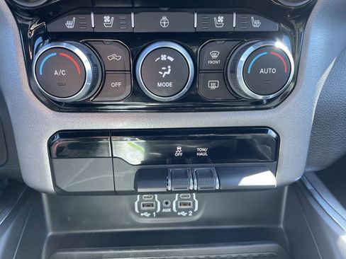 Used 2024 RAM 1500 Laramie image 16