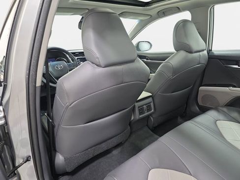 Used 2018 Toyota Camry XLE w/ Driver Assist Package FWD image 12
