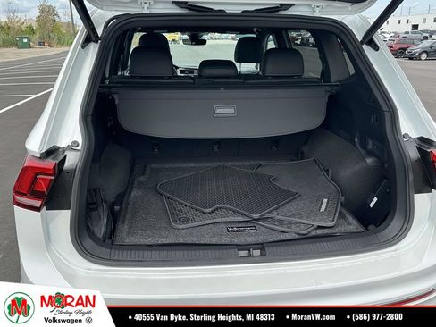 Certified 2024 Volkswagen Tiguan SEL R-Line AWD/4WD image 12