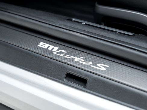 Used 2022 Porsche 911 Turbo S AWD/4WD image 34