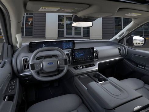 New 2025 Ford Expedition Active image 9